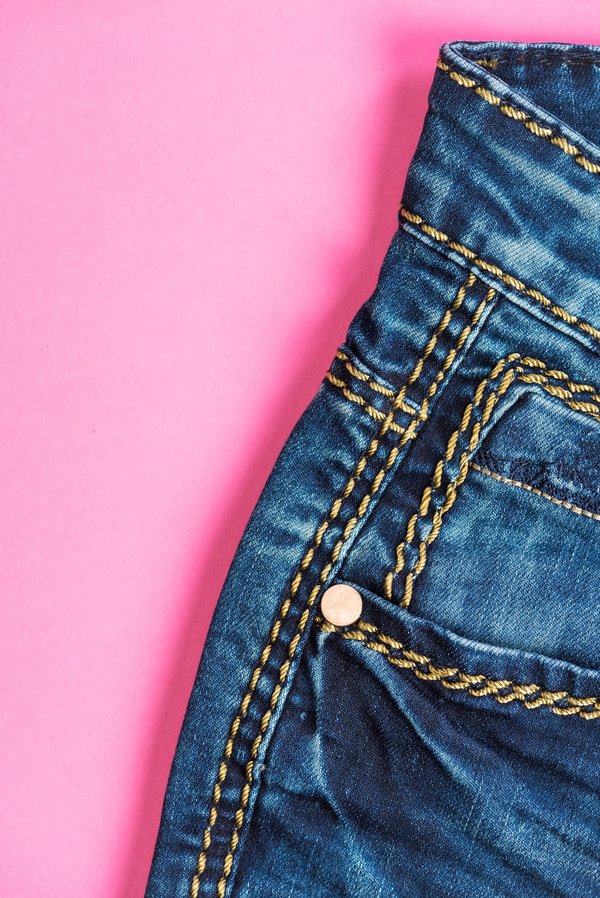 How to Choose the Right Type of High-Waisted Wide-Leg Trousers for Office Wear?